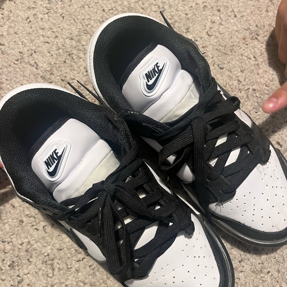 Nike Women's Black and White Sneakers - Picture 2 of 6